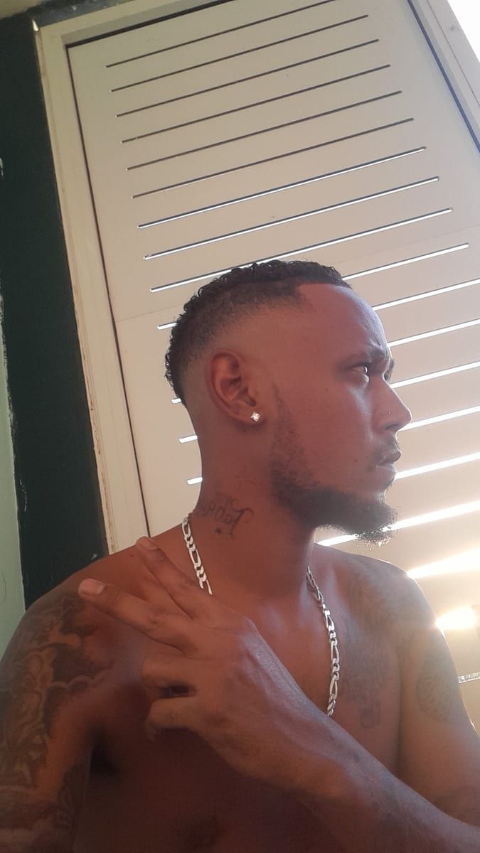 Profil de Bastien, 26 ans, Cruising gay à Labelle (Québec)