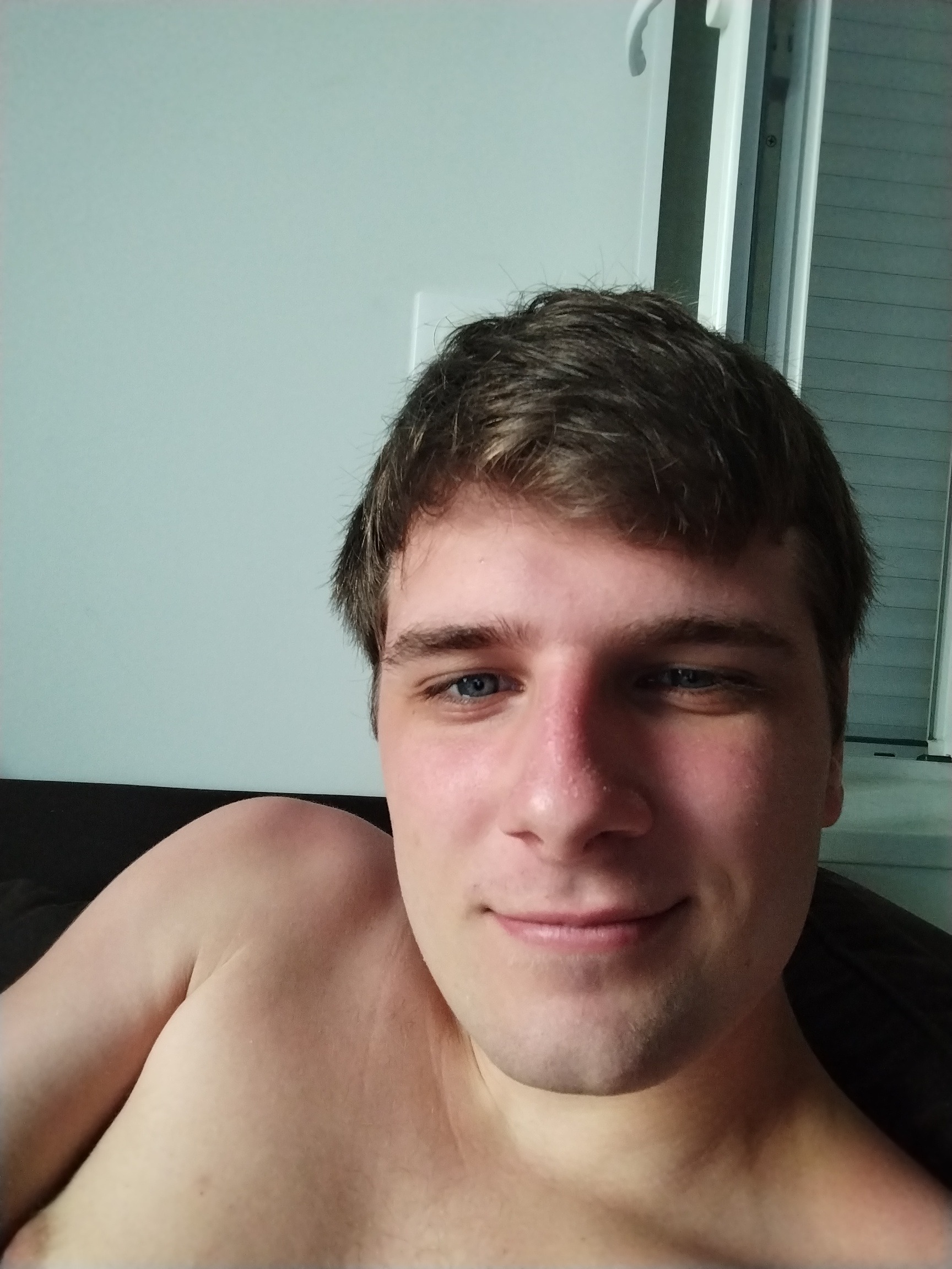 Profil de Mahfoud, 24 ans, Cruising gay à Esprit-Saint (Québec)