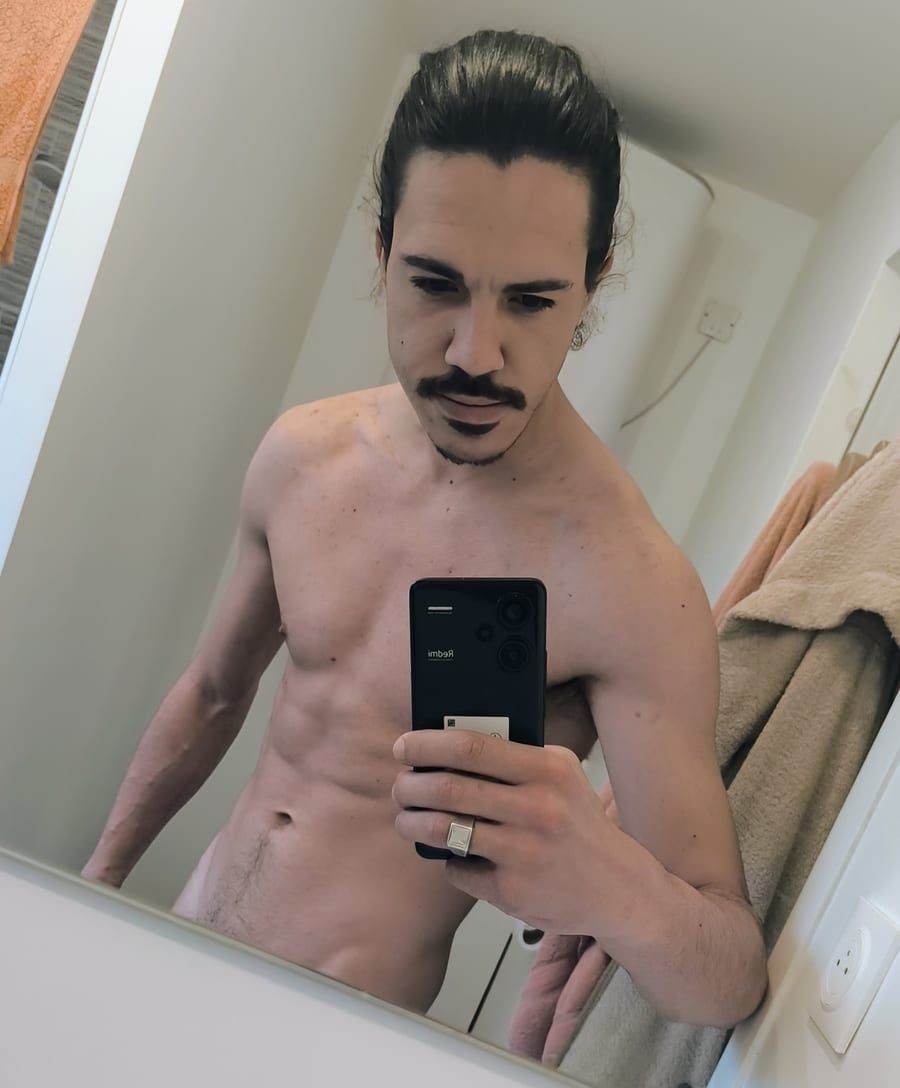 Profil de Bouyagui, 38 ans, Cruising gay à Thurso (Québec)