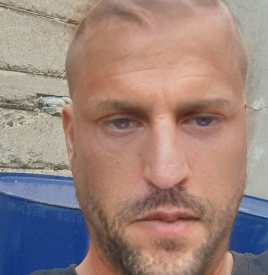 Profil de Saleh, 31 ans, Cruising gay à Rivière-Pentecôte (Québec)