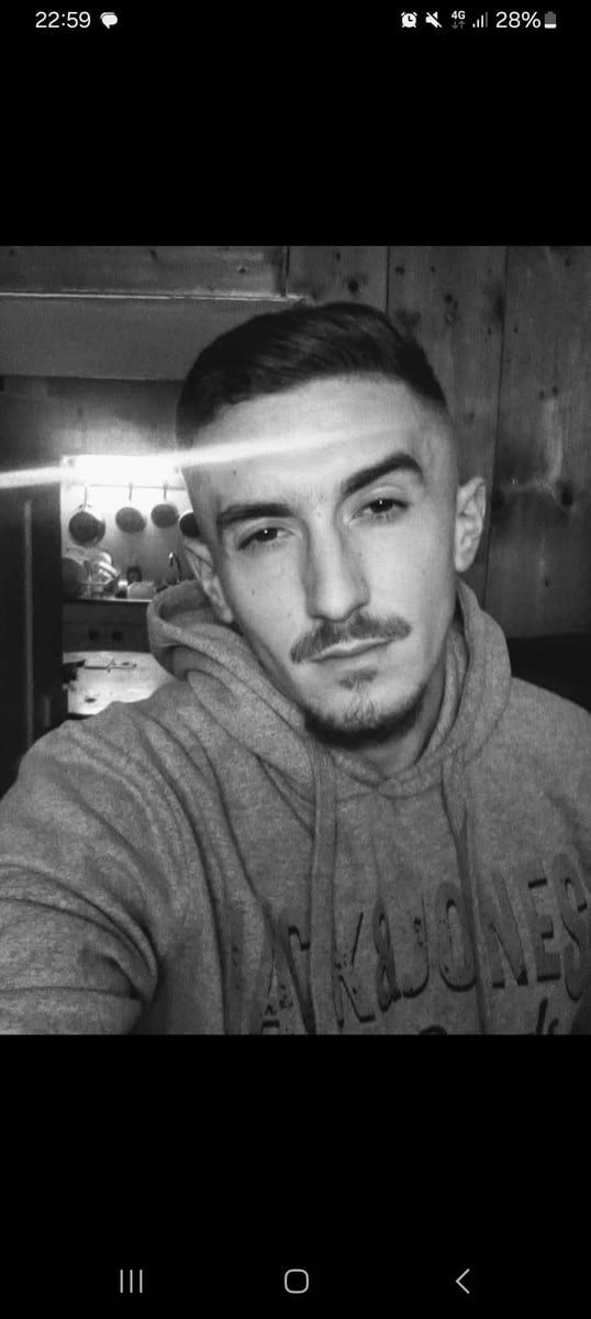 Profil de Huy, 36 ans, Cruising gay à Lac-Drolet (Québec)