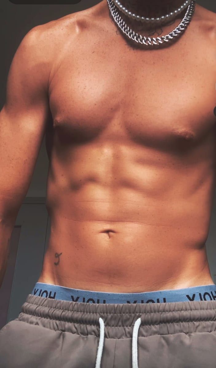 Profil de Elone, 27 ans, Cruising gay à Saint-Pascal (Québec)
