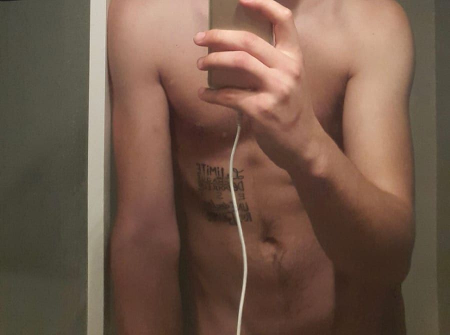Profil de Awad, 30 ans, Cruising gay à Saint-Donat (Québec)
