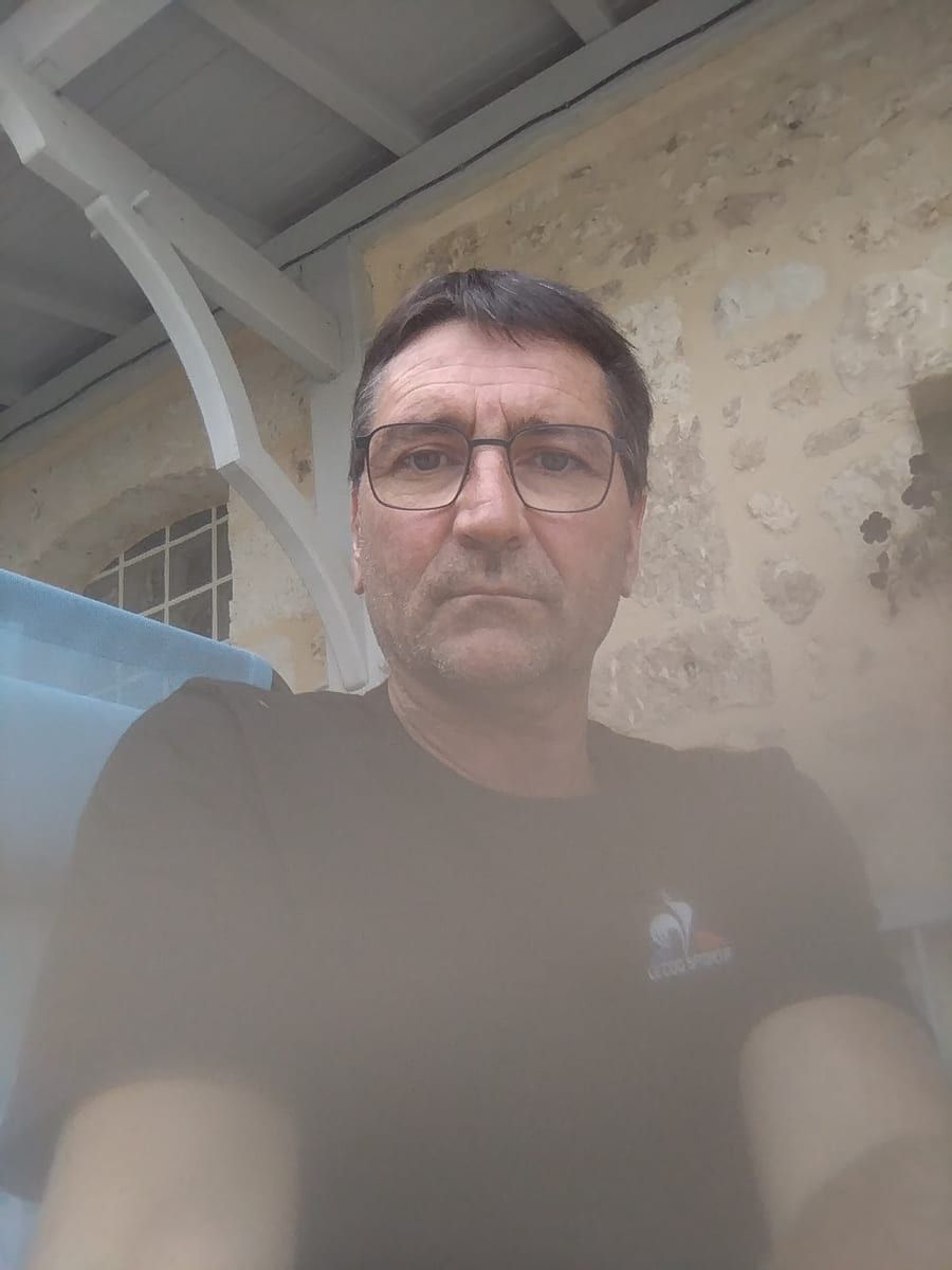 Profil de Din, 43 ans, Cruising gay à Lingwick (Québec)