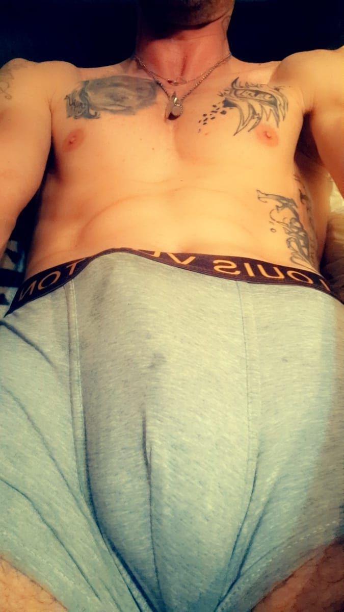Profil de Keywan, 22 ans, Cruising gay à Waterloo (Québec)
