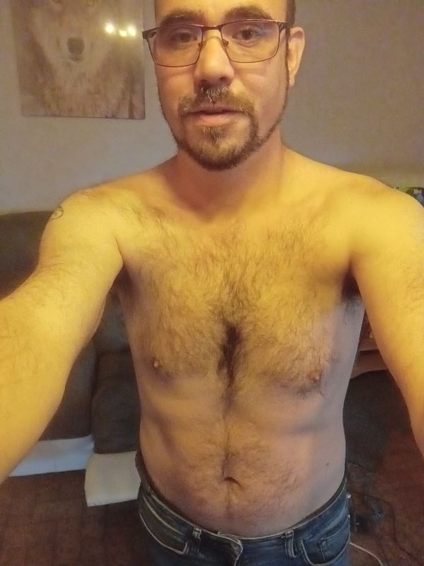 Profil de Johanes, 26 ans, Cruising gay à Bryson (Québec)