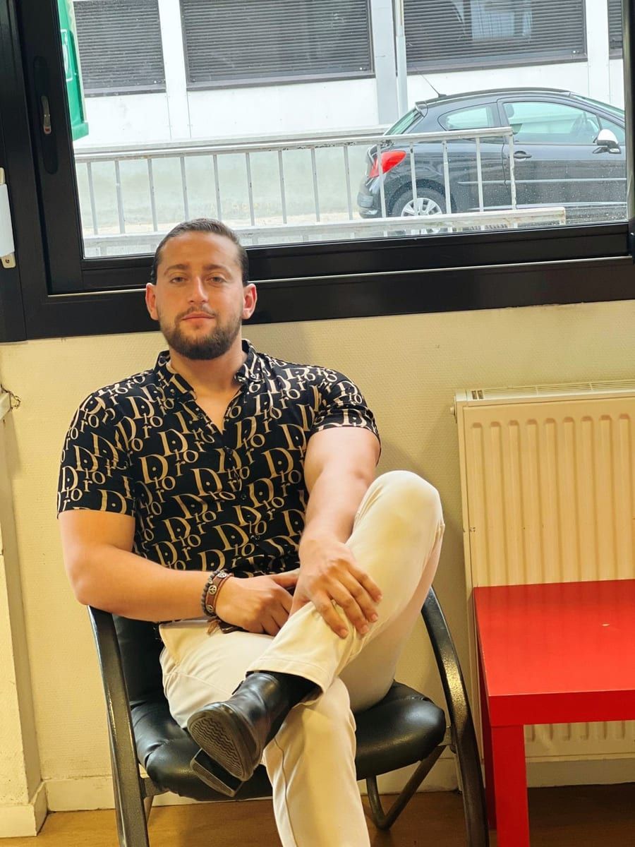 Profil de Adan, 23 ans, Cruising gay à Chambly (Québec)