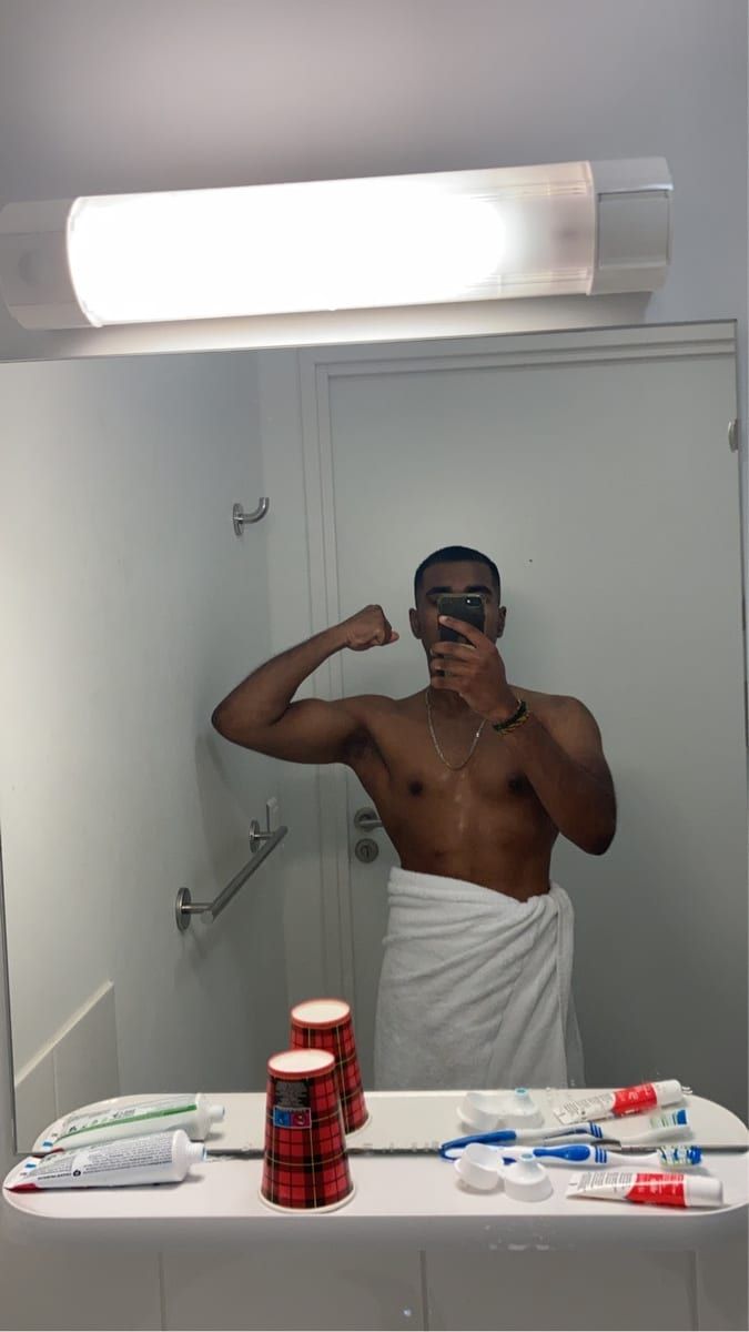 Profil de Néo, 23 ans, Cruising gay à Aylmer (Québec)