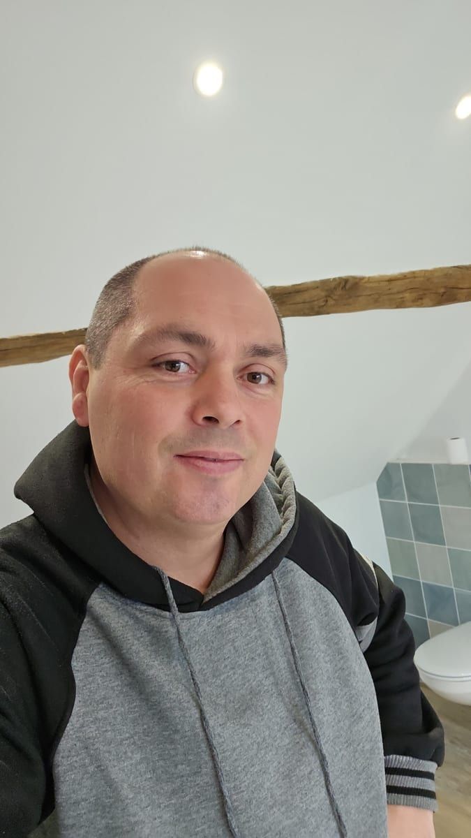 Profil de Matthias, 28 ans, Cruising gay à Saint-Omer (Québec)