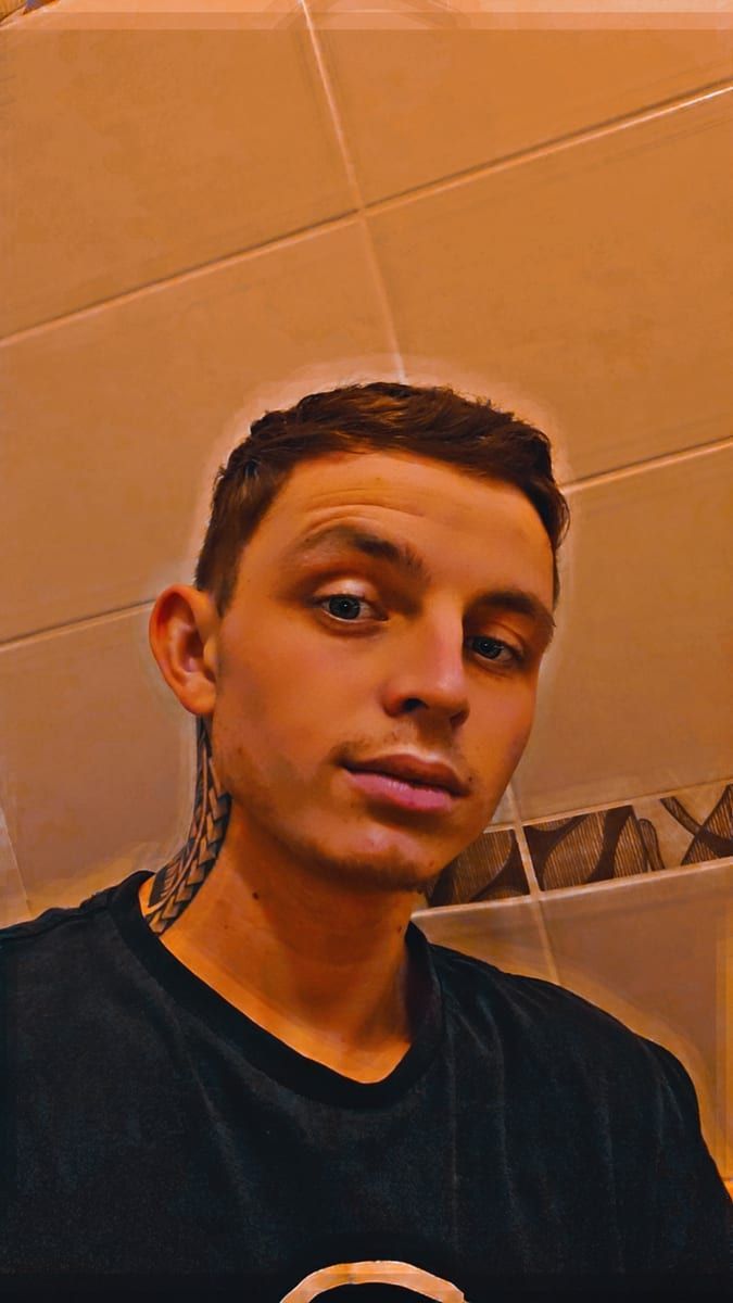 Profil de Abdon, 24 ans, Cruising gay à Yamaska (Québec)