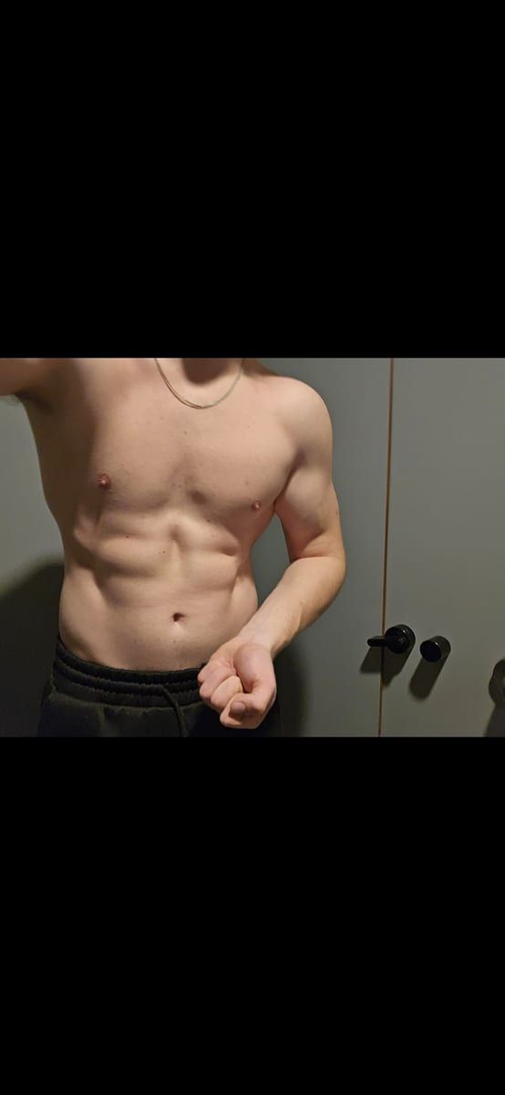 Profil de Cyrille, 26 ans, Cruising gay à Saint-Placide (Québec)