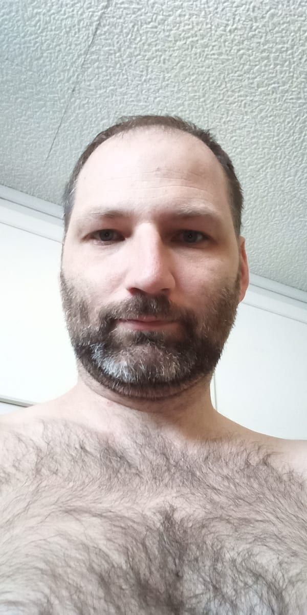 Profil de Sulian, 41 ans, Cruising gay à Saint-Fulgence (Québec)