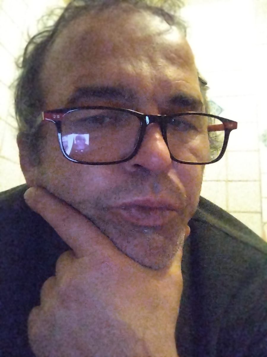 Profil de Ertugrul, 43 ans, Cruising gay à Valcourt (Québec)