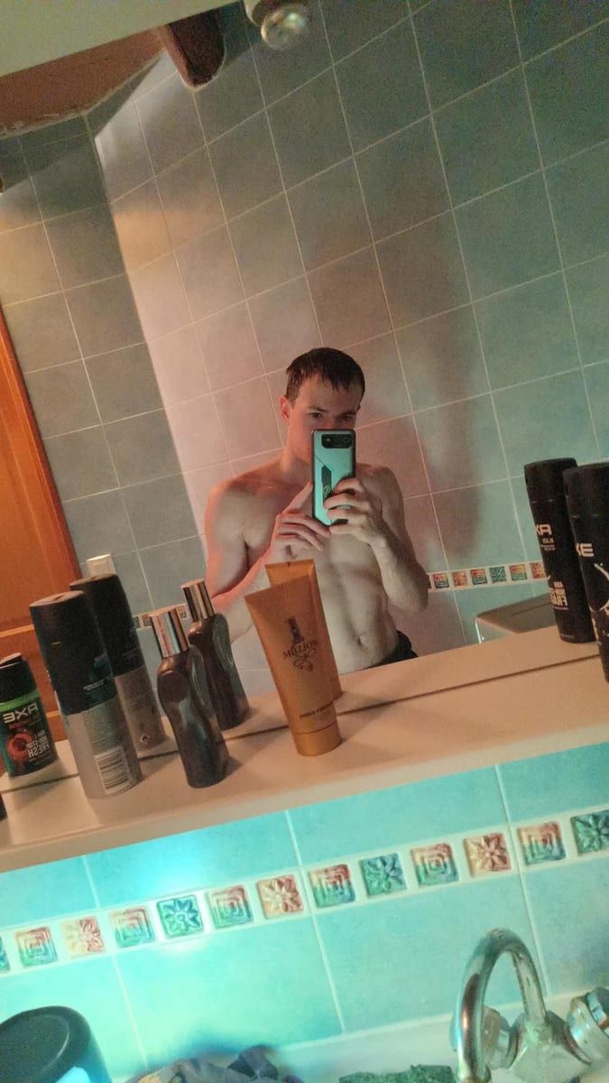 Profil de Arezki, 29 ans, Cruising gay à Saint-Eustache (Québec)