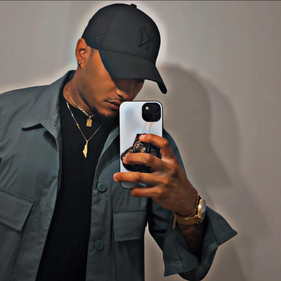 Profil de Faly, 28 ans, Cruising gay à Sutton (Québec)