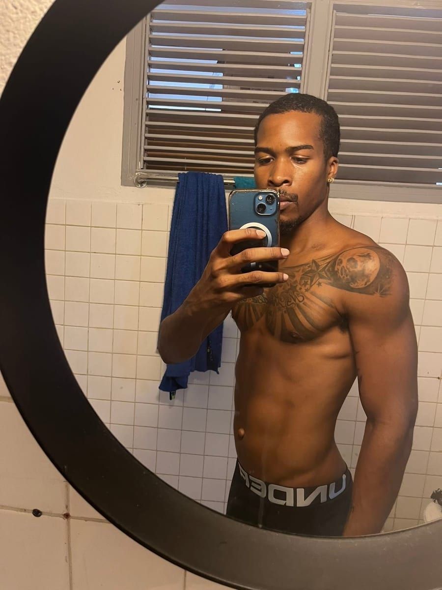 Profil de Peran, 24 ans, Cruising gay à Wickham (Québec)