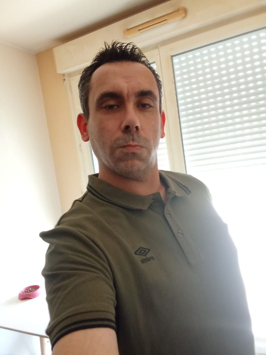 Profil de Heribert, 28 ans, Cruising gay à Compton (Québec)