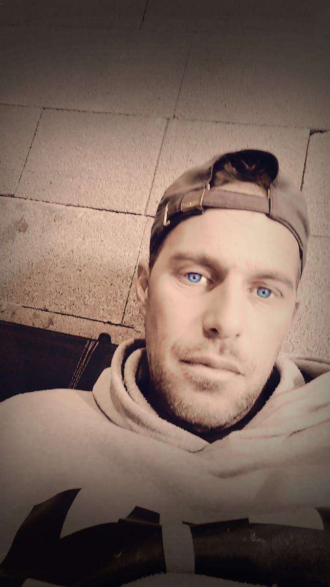 Profil de Elio, 42 ans, Cruising gay à Barkmere (Québec)